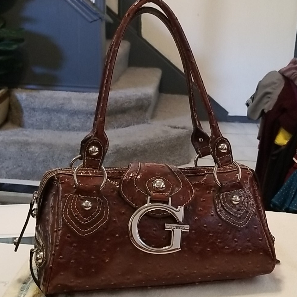 BEAUTIFUL BROWN LADIES GUESS HANDBAG